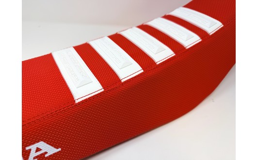 D E L U X GRIPPER SEAT COVERS